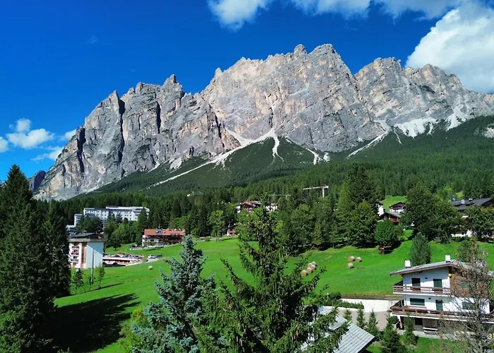 Large Flat, 5min To Sky Slopes, Garage * Cortina dʼAmpezzo