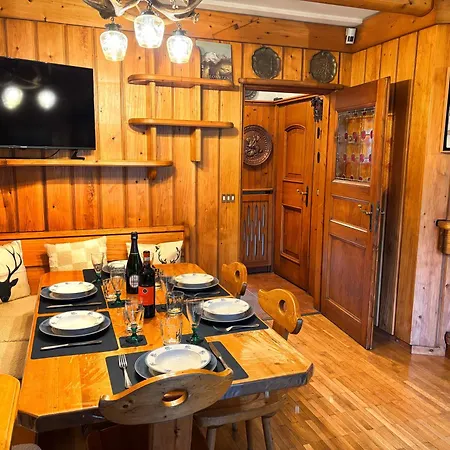 Large Flat, 5min To Sky Slopes, Garage Apartmán *